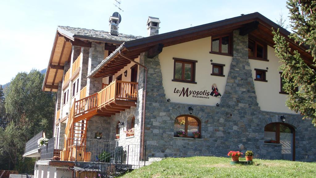 Residence Les Myosotis Champoluc Exterior photo