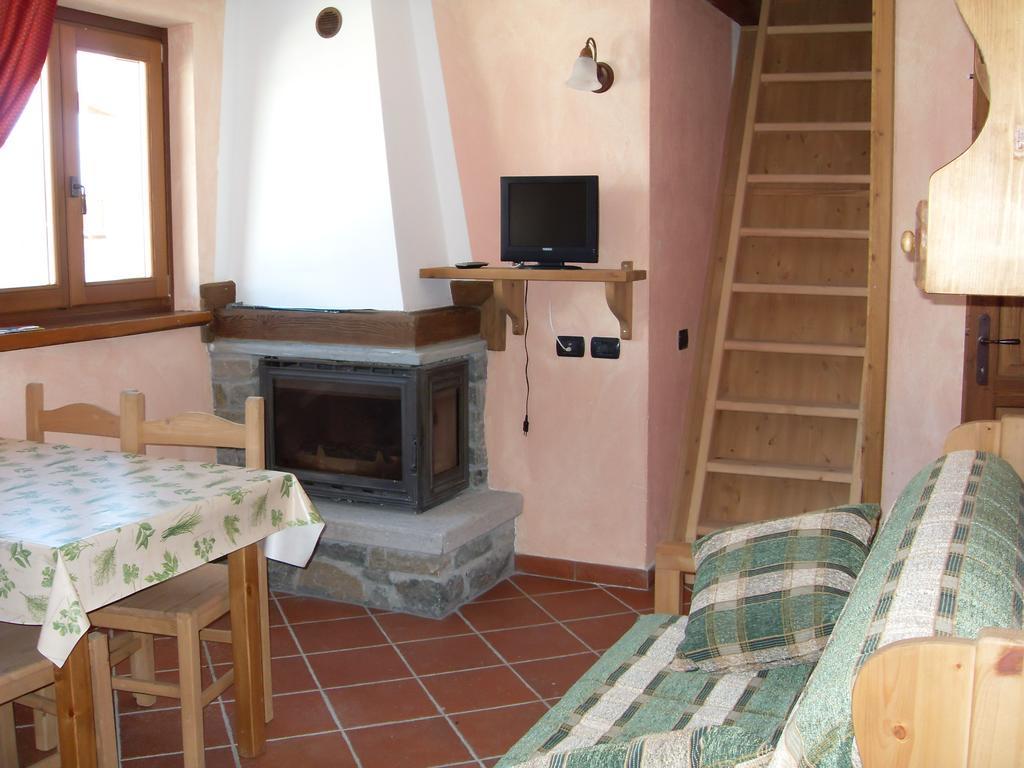 Residence Les Myosotis Champoluc Exterior photo