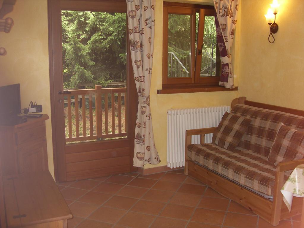 Residence Les Myosotis Champoluc Exterior photo