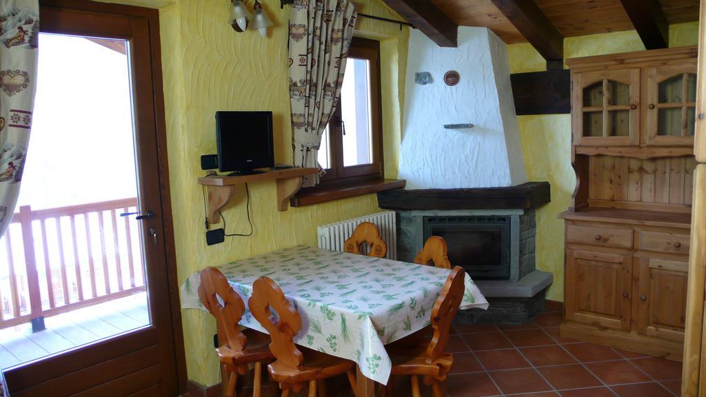 Residence Les Myosotis Champoluc Exterior photo